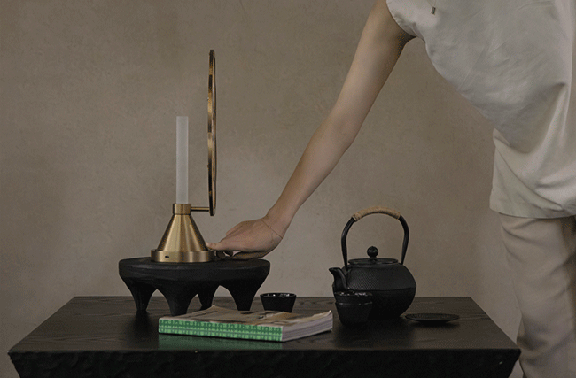 Tang Embroidery Lamp